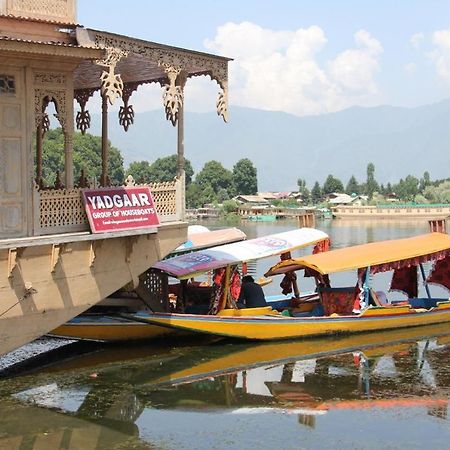 Yadgaar Houseboats Hotel Srīnagar Kültér fotó