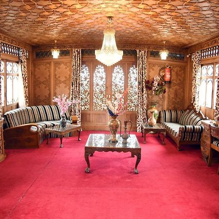 Yadgaar Houseboats Hotel Srīnagar Kültér fotó